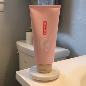 Glossier Body Hero Daily Perfecting Cream